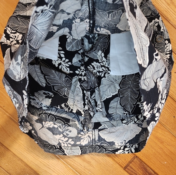 Croft & Barrow black and white leaf print classic fit skort size 4 stretch - Picture 5 of 10